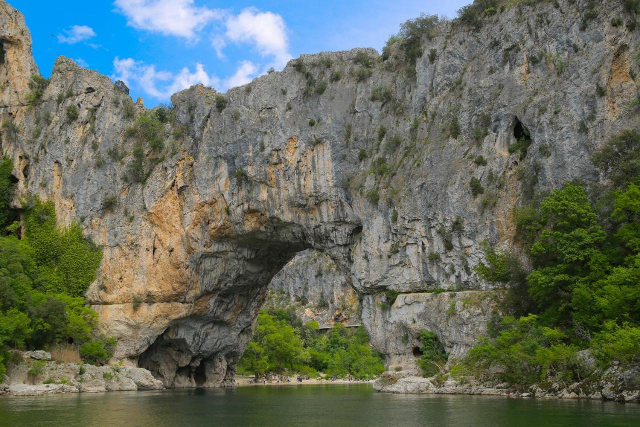 Les Yourtes De Provence Bed & Breakfast Saint-Paulet-de-Caisson Dış mekan fotoğraf